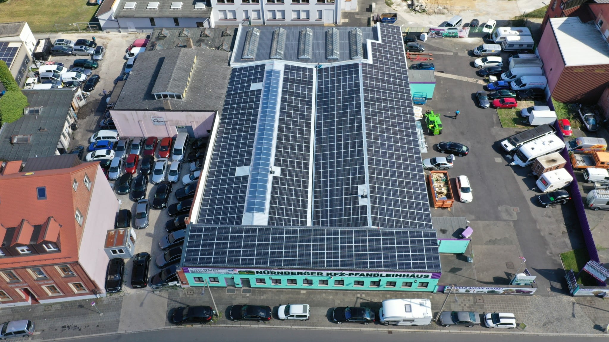 Gewerbedach in Nürnberg: Autohaus